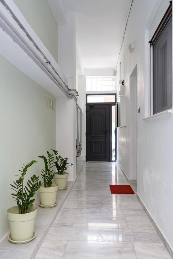 Grandma'S Chic & Bright Athenian Home With A Patio Ngoại thất bức ảnh